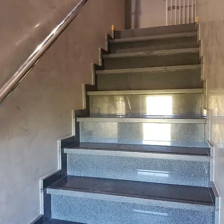 Beztroski Zakatek ホームステイ ノベ・グティ